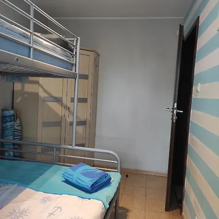Leukozja Apartamento *